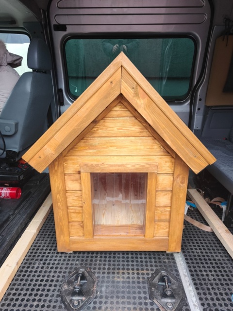 Buda dla średniego psa domek ocieplana