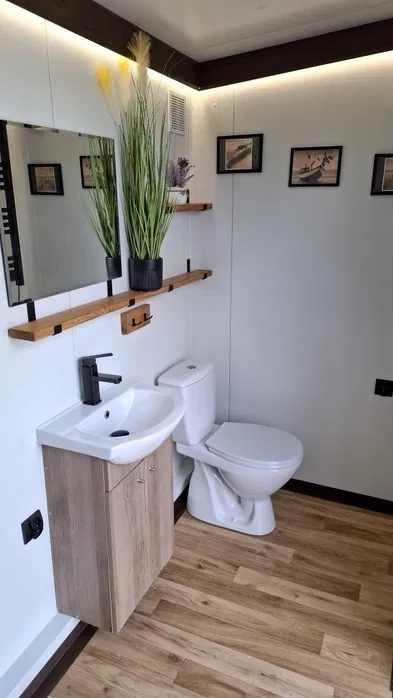 Kontener Pawilon sanitarny Łazienka WC Prysznic z płyt warstwowej