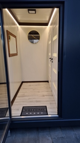 Kontener pawilon sanitarny dwa WC + przedsionek