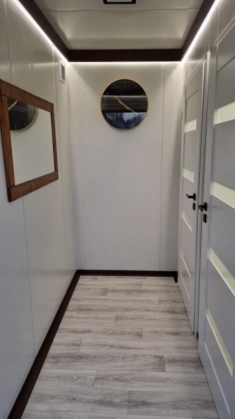 Kontener pawilon sanitarny dwa WC + przedsionek