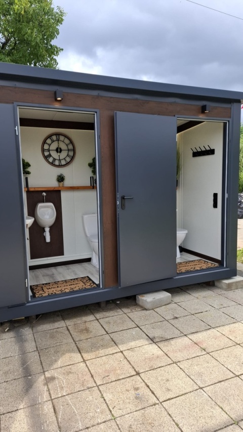 Kontener pawilon sanitarny łazienka wc z pisuarem