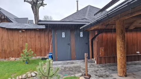 Kontener pawilon sanitarny podwójny