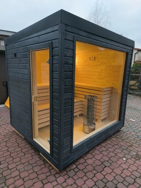 sauna ogrodowa z witryną